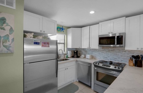 Fort Walton Beach - Destin House | *Gulf Views Galore | Private Beach | Dog Friendly*
