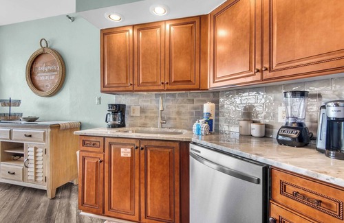 Miramar Beach Condo | ⭐Gulf Views-Skybridge-Pool-Tiki Bar-2BR Surfside Resort #404⭐