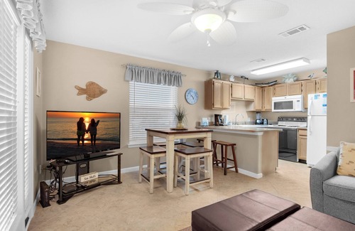 Miramar Beach Condo | ⭐Gulf Views-Steps 2 Beach-Pool+Hot Tub-Private Balcony-1BR+Bunk Summerspell 210⭐