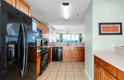 Pensacola Beach Condo | 🐬Gulf Views-Wrap Around Balcony-Walk2Beach- Emerald Dolphin 510🐬