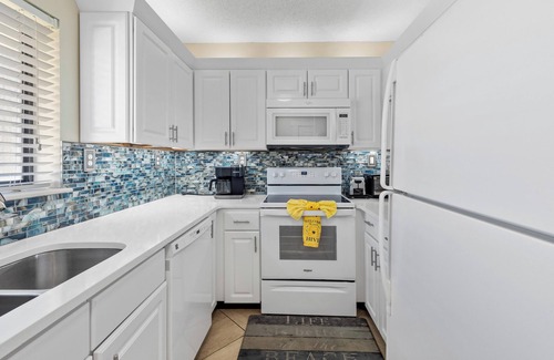 Gulf Shores Condo | Gulf Village Unit 212 Remodeled Beach Side unit
