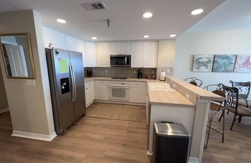 Pensacola Beach Condo | 𝔾𝕦𝕝𝕗𝔽𝕣𝕠𝕟𝕥 𝑬𝒎𝒆𝒓𝒂𝒍𝒅 𝑰𝒔𝒍𝒆 9th Floor Stocked & Stellar Reviews!