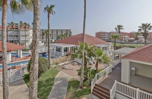 South Padre Island Condo | GULFPOINT 3202 (1-Bedroom Condo) with Pool by RedAwning