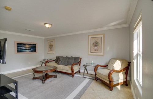 Gulfport Apartment | Gulfport Condo with Private Balcony - Walk to Beach!