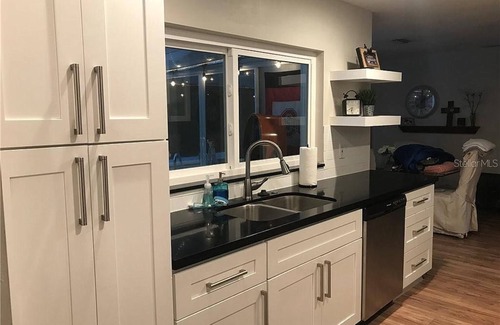 St. Petersburg - Clearwater House | GULFPORT-ST PETE 3 master suites! Heated pool, close to beach, golf, downtown