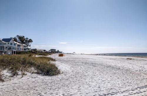 Bradenton Beach Apartment | Gulfside Garden De-Light