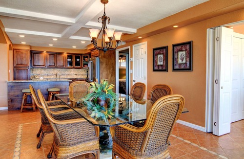 Corpus Christi Condo | Gulfstream Condos Unit 612 | Penthouse on the Beach | Heated Pool & Hot Tub