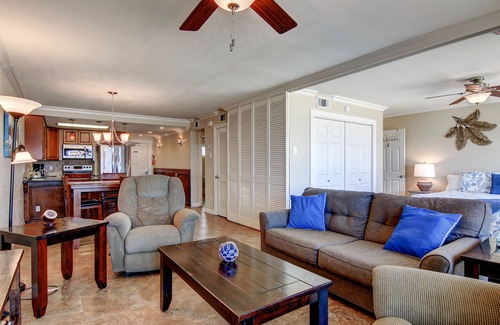 Corpus Christi Condo | Gulfstream Condos Unit 616 | Top-Floor | Gulf Front Views