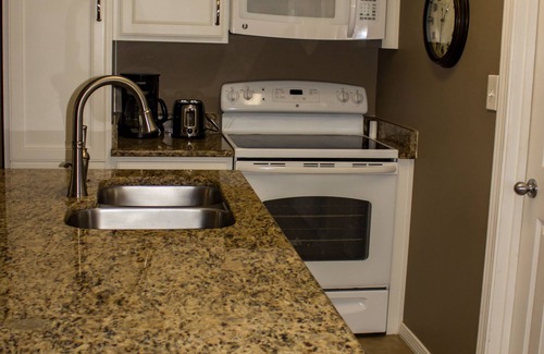 Fort Walton Beach - Destin Condo | Gulfview Condominiums/Paradise Awaits/Great view/Free Beach Service & Wi-Fi