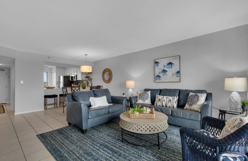Destin Condo | GULFVIEW! SLEEPS 6! AVAILABLE NOW!