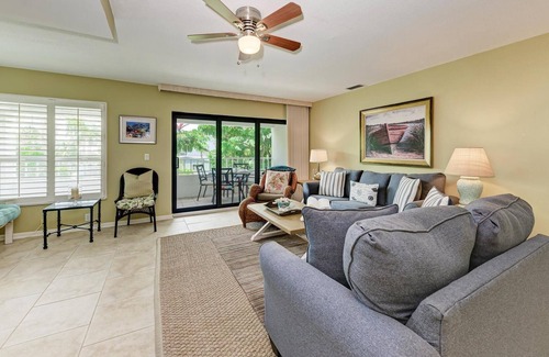 Holmes Beach Condo | Gulfview Townhome 4 - Holmes Beach 2bedroom and 2 Bath Retreat - By Island Real