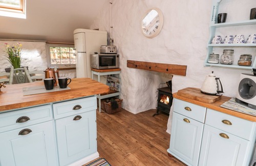 Bodorgan Cottage | GULL COTTAGE, family friendly, with open fire in Newborough