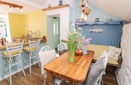 Bodorgan Cottage | GULL COTTAGE, family friendly, with open fire in Newborough