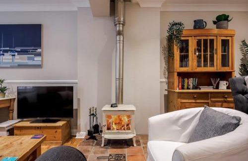 Poole House | Gull House - Charming Cottage Feel with Log Burner