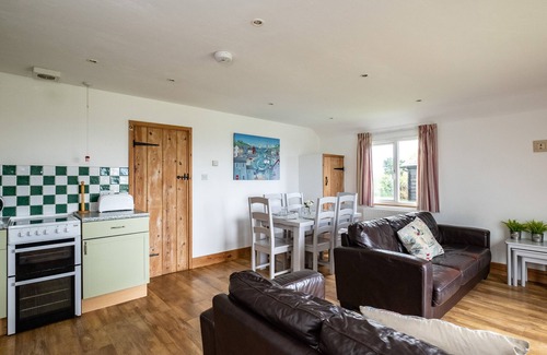 Port Isaac Cottage | GULL LODGE, pet friendly, with a garden in Port Isaac