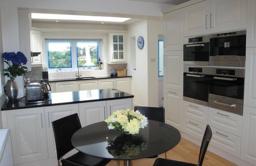 Beer Cottage | GULL'S REST, family friendly, with a garden in Beer