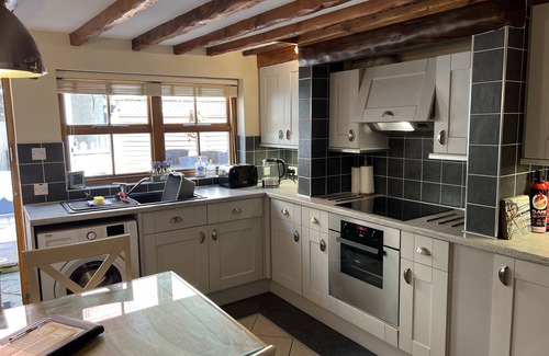 Whitby Cottage | Gulls Cry Cottage 17th Century Detached Cottage 2min's from Harbour Side