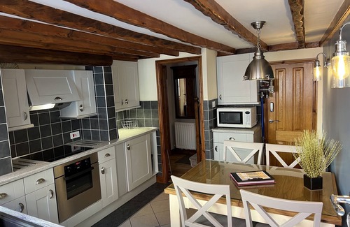 Whitby Cottage | Gulls Cry Cottage 17th Century Detached Cottage 2min's from Harbour Side