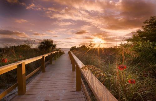 South Island Resort | GullWing Beach Resort