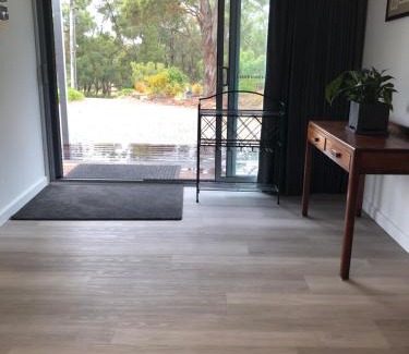 Creswick House | Gully Getaway