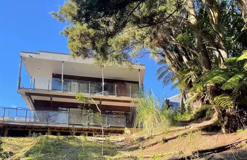 Hamilton North Apartment | Gully Retreat - Near FMG stadium