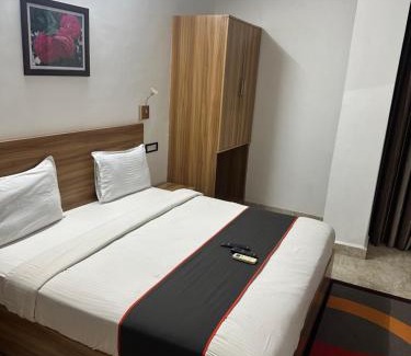 Thousand Lights Hotel | Gulnaar Inn