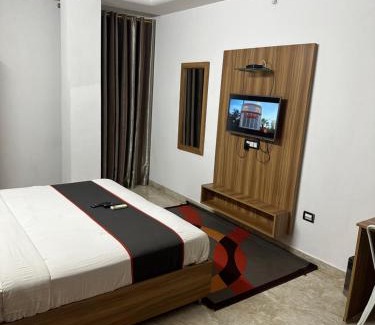 Thousand Lights Hotel | Gulnaar Inn