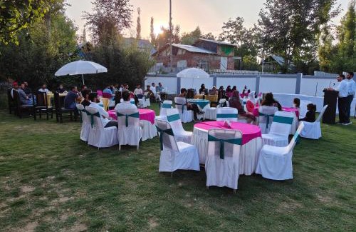 Srinagar Hotel | Gulsitara Resorts-Gulmarg