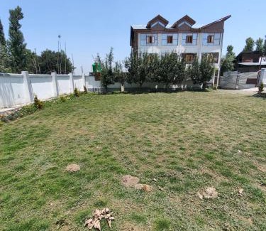 Srinagar Hotel | Gulsitara Resorts-Gulmarg