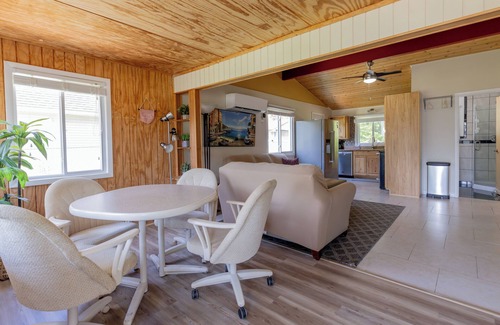 Englands Point Cottage | Gun Lake Cottage - Bonfire, AC, Full Kitchen, Gazebo! Dock your boat or rent one
