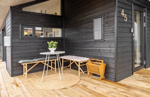 Sjølund House | "Gunborg" - 400m from the sea by Interhome