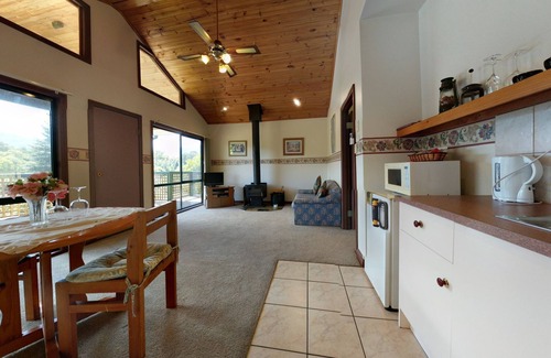 East Warburton Cottage | Gundalee Cottages - located in East Warburton in the Yarra Valley.