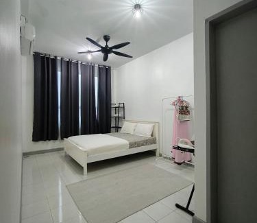 Kampung Tanjung Kapur Apartment | Guppy Homestay Apartment Near KTCC & Drawbridge 1 bedroom airconditioned