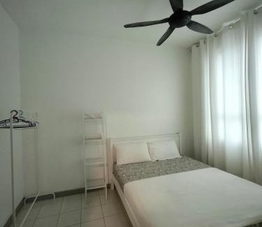 Kampung Tanjung Kapur Apartment | Guppy Homestay Apartment Near KTCC & Drawbridge 1 bedroom airconditioned