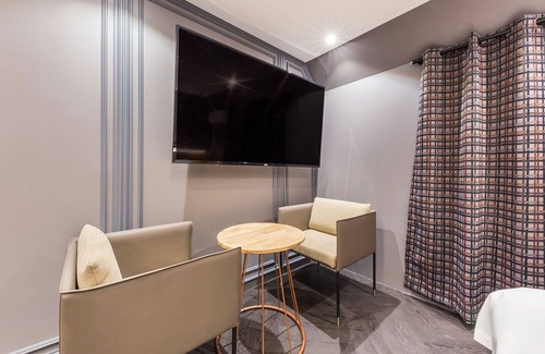 Guri Hotel | Guri Hotel in Cafe