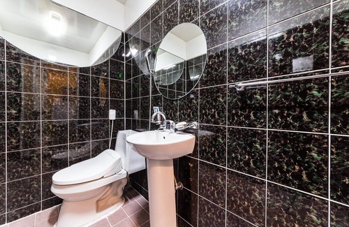 Guri Hotel | Guri M
