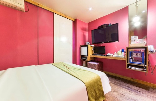 Guri Hotel | Guri M