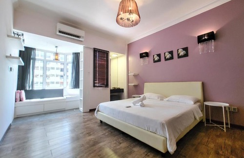 Downtown George Town Apartment | GurneyVille