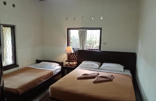 Munduk House | Guru Ratna