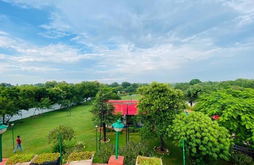 Gurugram House | Gurugram farm house delhi road villa 5bhk