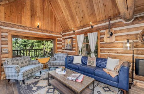 Ardenvoir House | Guten Cabin by NW Comfy Cabins