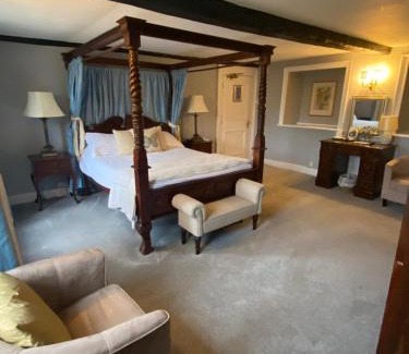 Corsham Hotel | Guyers House Hotel and Restaurant