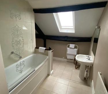 Corsham Hotel | Guyers House Hotel and Restaurant