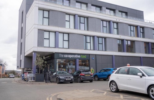 Bramcote Bed & Breakfast | GV Rooms - Beeston Town Centre, Nottingham