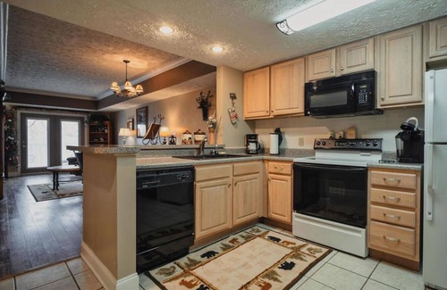 Pigeon Forge Condo | GV - Unit 1502 Golf View