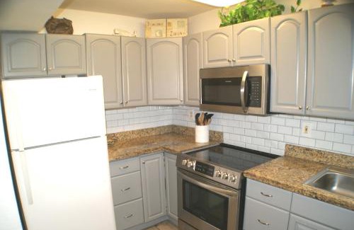 South Padre Island Apartment | GV313 LUXURIOUS CONDO 3 min walk to beach, next Beach Park Isla Blanca