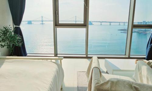 Suyeong-Gu Apartment | Gwangan view of the sea from the beach