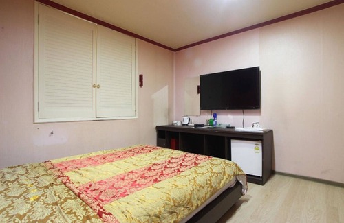 Chunghung Hotel | Gwangju Sinandong Happy Day
