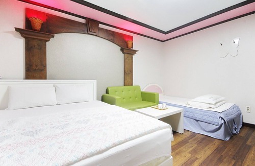 Chunghung Hotel | Gwangju Sinandong Sky