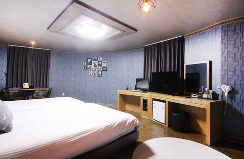 Chunghung Hotel | Gwangju Sinandong Zeus